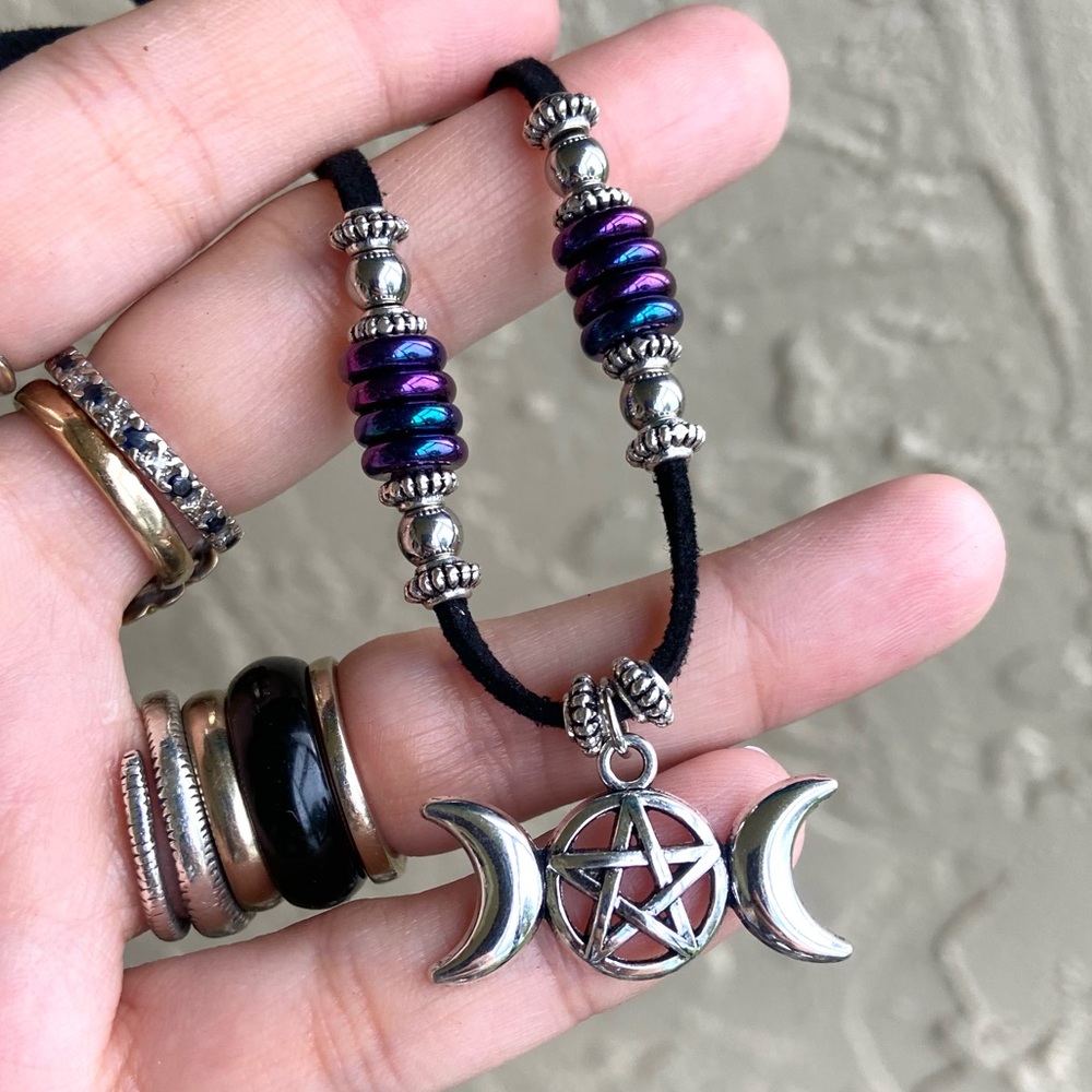 Crecent moon pentagram adjustable choker necklace - Picture 5 of 11